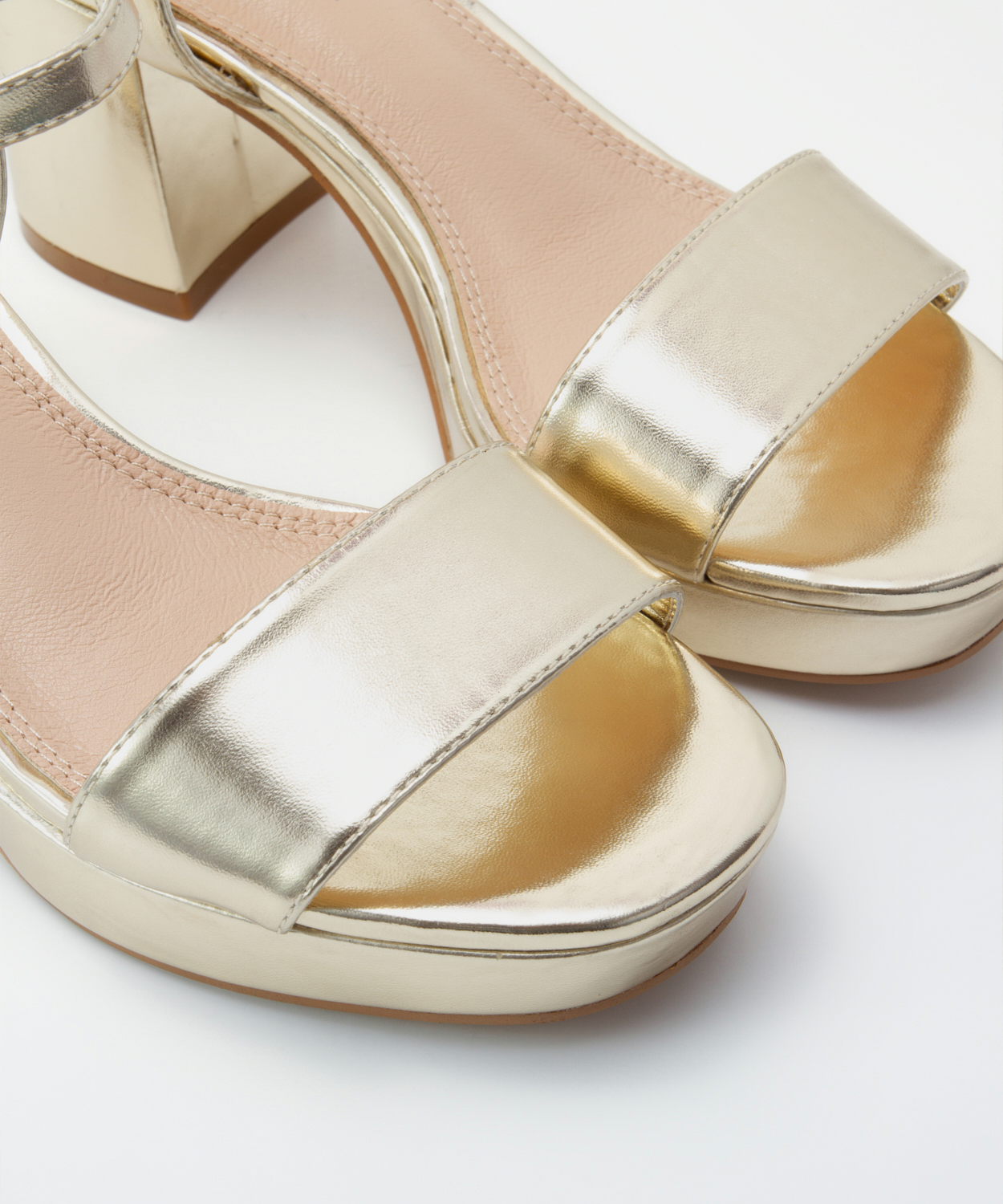 Sandálias salto plataforma image number null